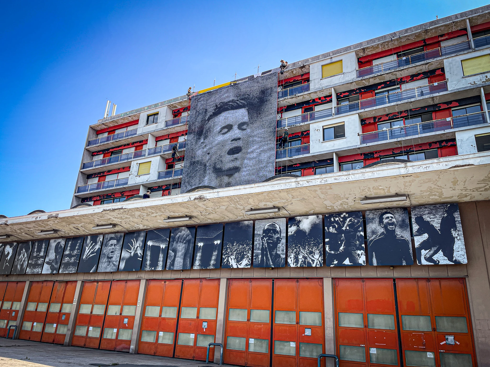 Intervention de cordistes MS Access pour l’art... en grand chez CO-NECT à Bordeaux (bâtiment) – 1
